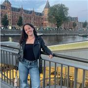 Sono Caterina e frequento il quinto anno di liceo classico, offro aiuto compiti per scuole elementari e medie in tutte le materie